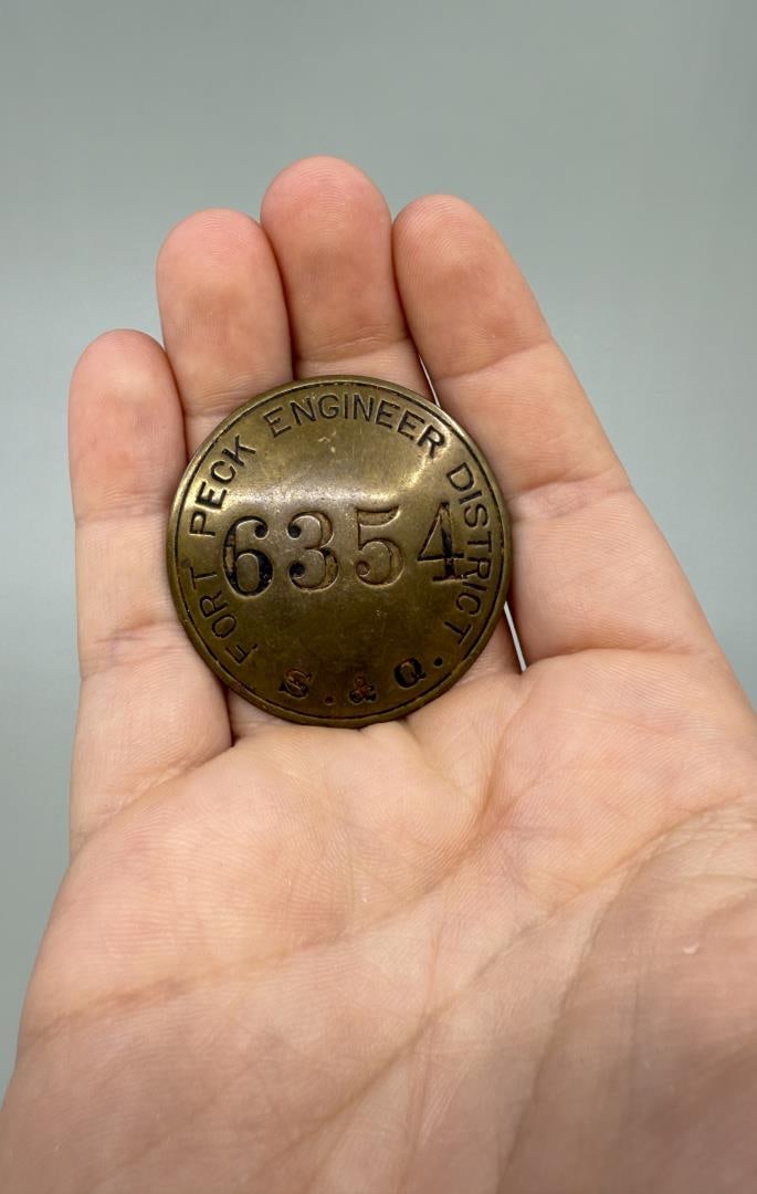 Montana Fort Peck Engineer District Employee Badge: 1 3/4" in diameter