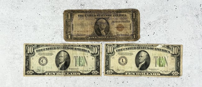 Group Of US Paper Money