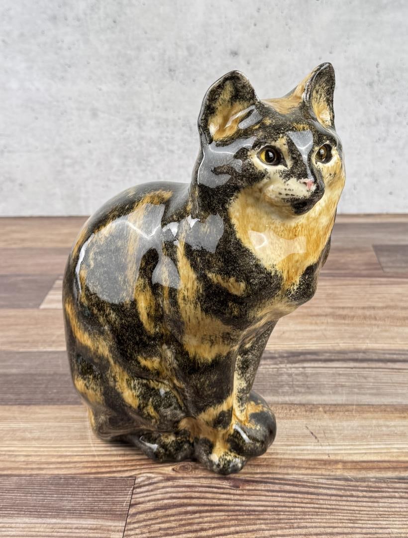Jenny Winstanley Kensington Porcelain Cat (1 of 6)