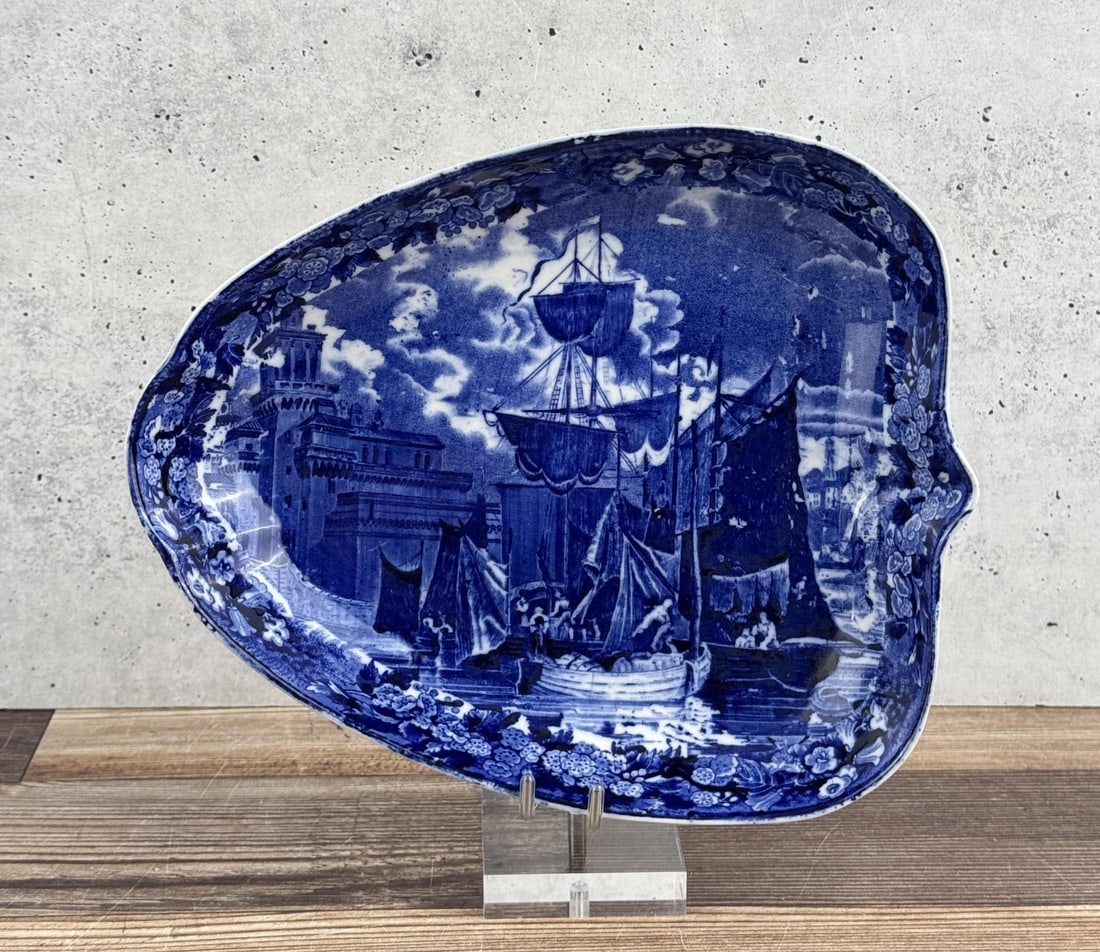 Wedgwood Ferrara Flow Blue Grape Dish (1 of 5)