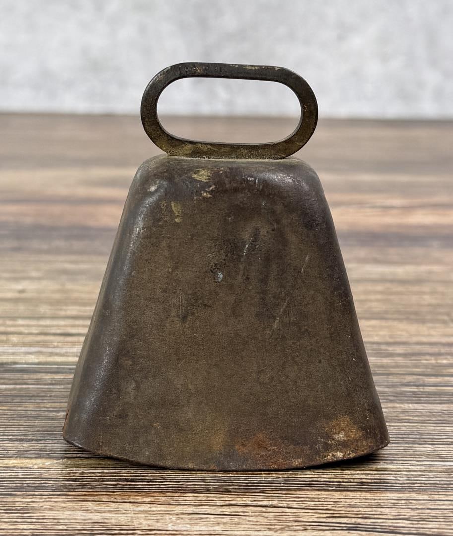 Montana Ranch Used Cow Bell (1 of 5)