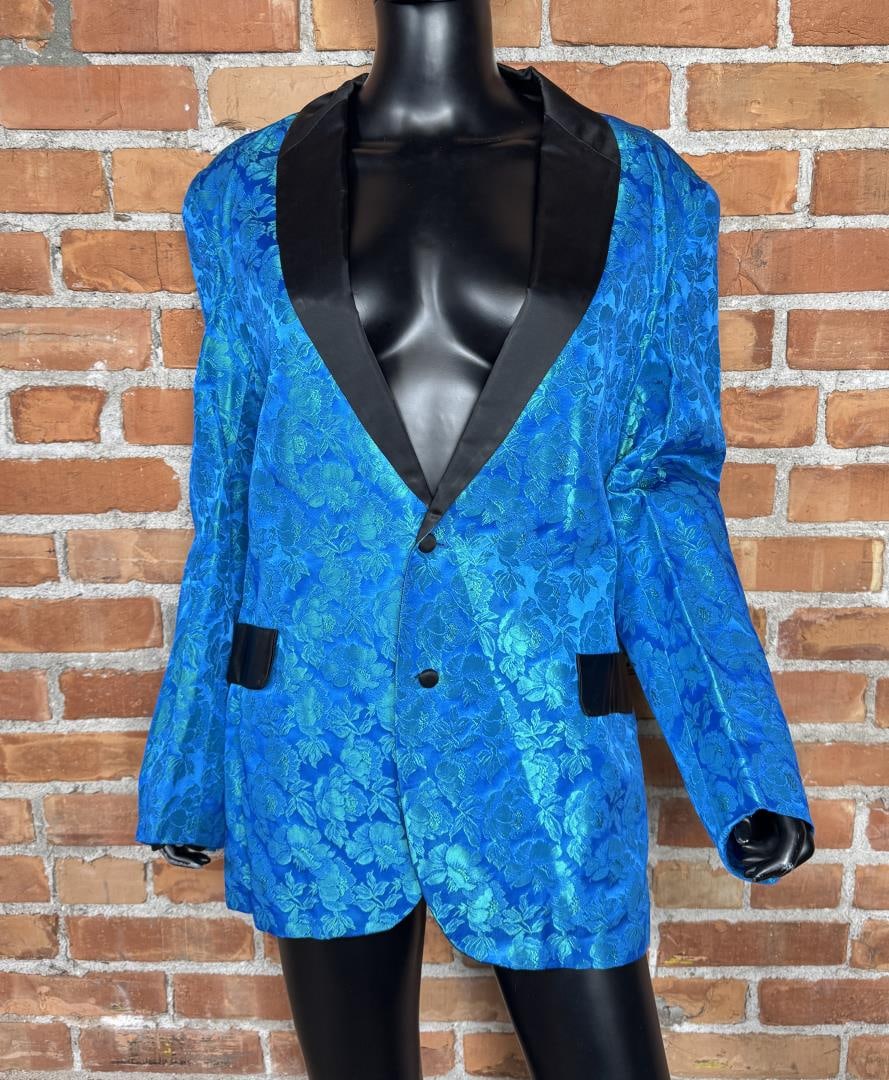 Vintage Smoking Jacket: Measures 30 1/2" long and 18 1/2" chest