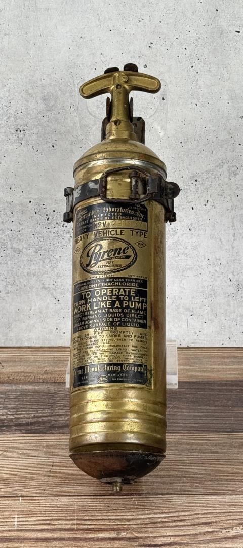 Pyrene Heavy Vehicle Fire Extinguisher: 14" long.