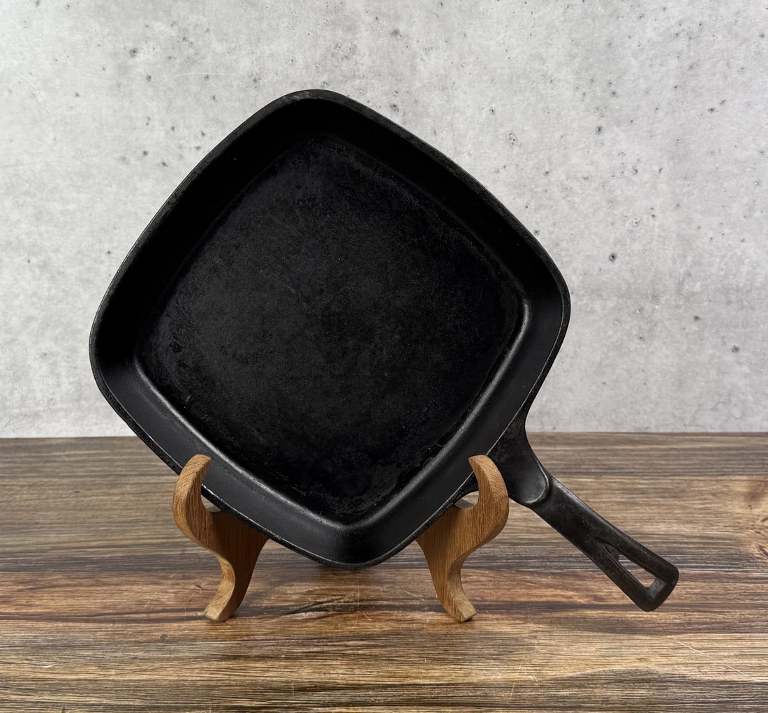 Cast Iron Square Skillet (1 of 5)
