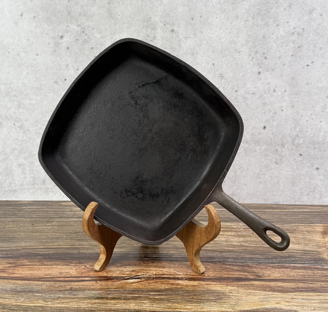 Cast Iron Square Skillet (1 of 5)