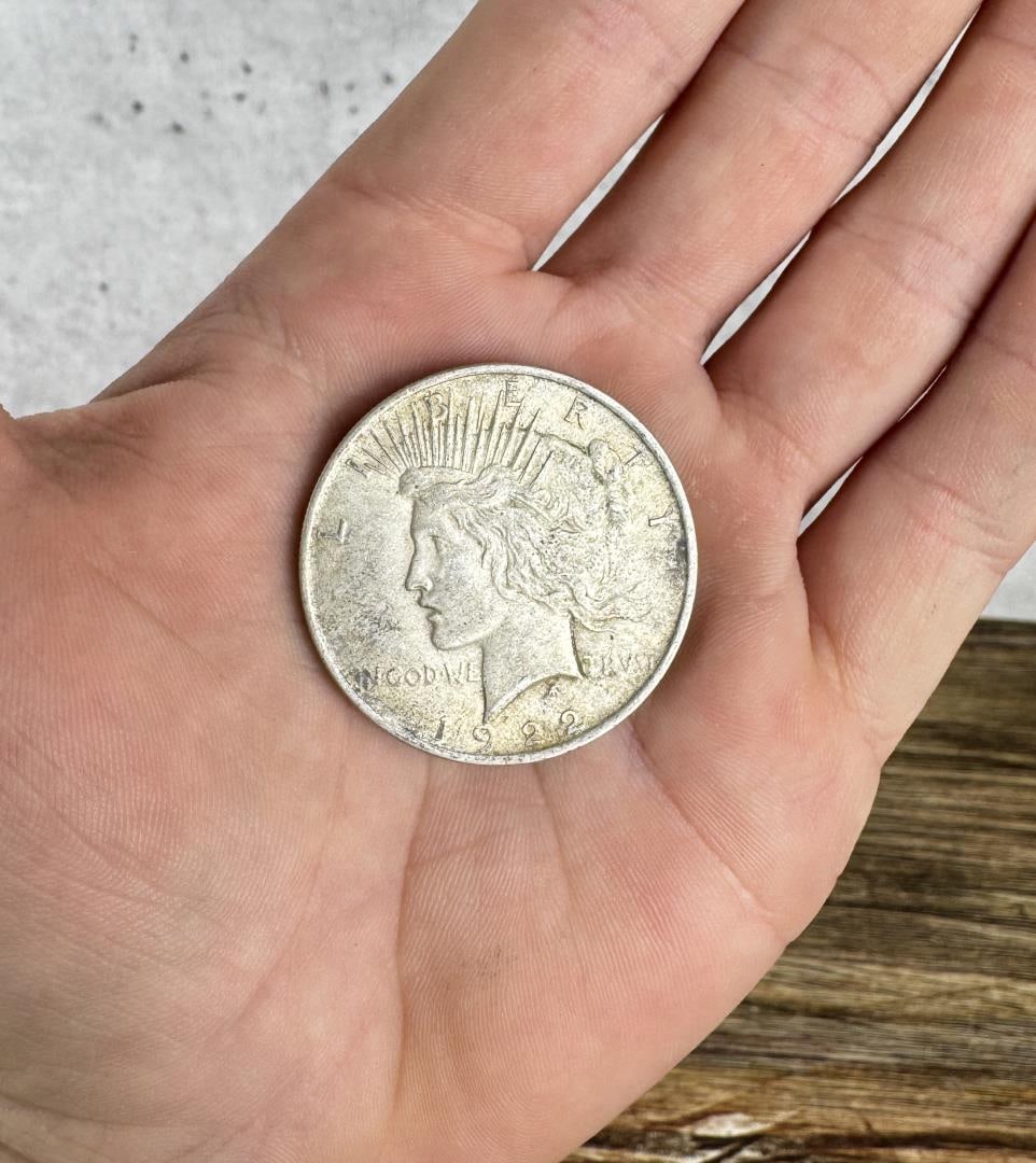 1922 P Silver Peace Dollar (1 of 3)