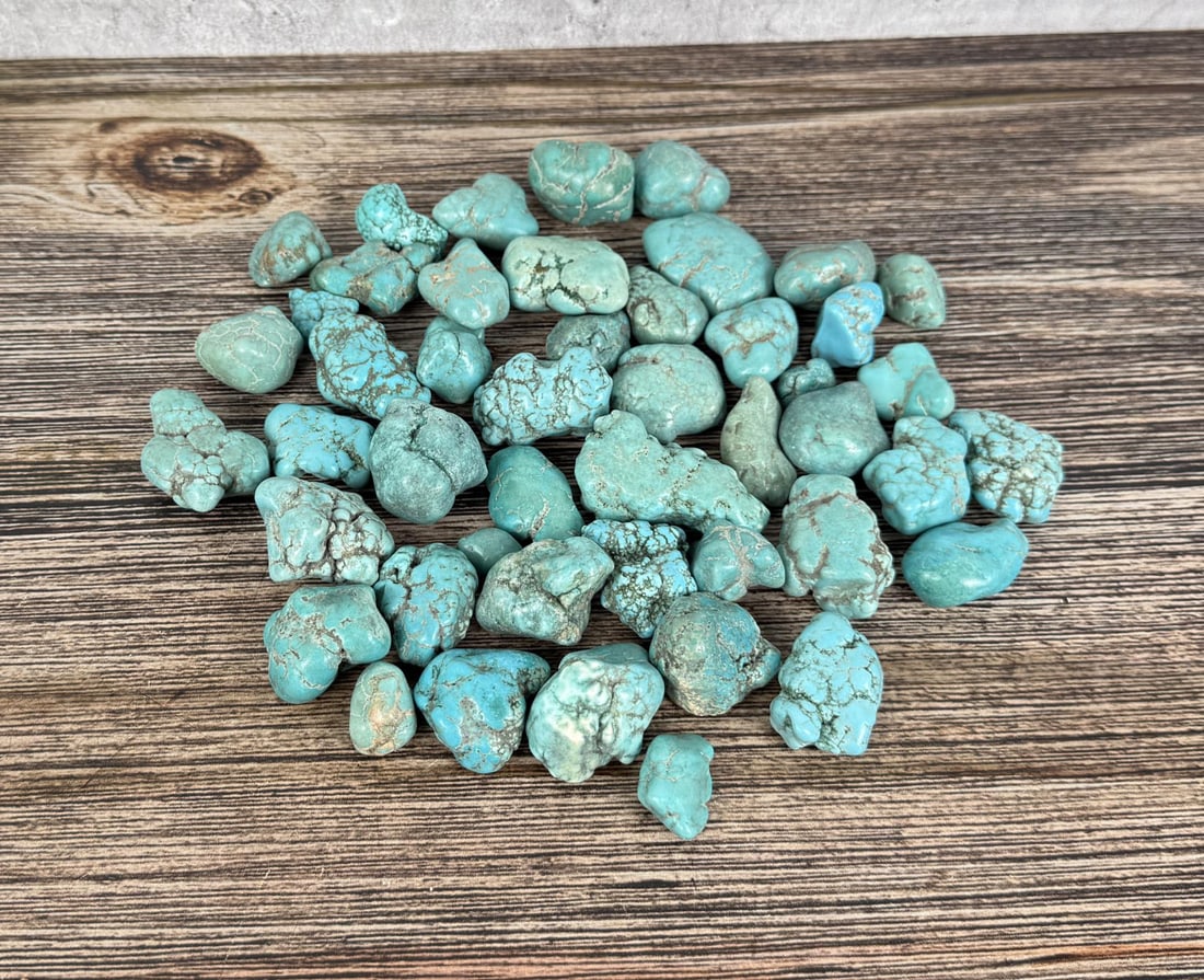 1lb of Turquoise Blue Howlite Nuggets: One pound bag.