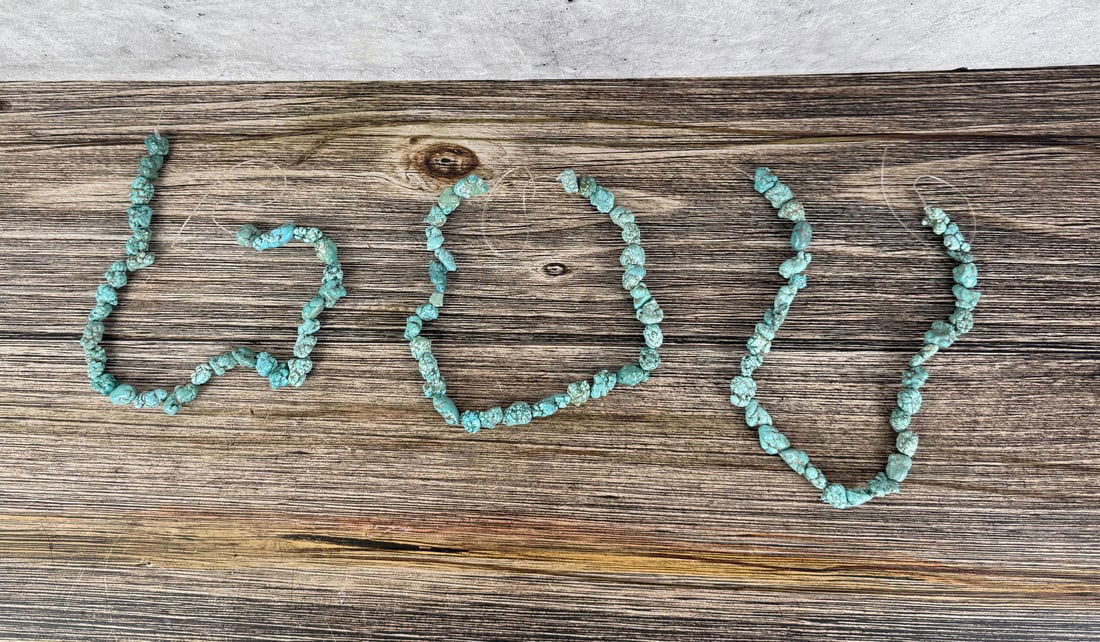 Turquoise Blue Howlite Nugget Strands: Nice grouping
