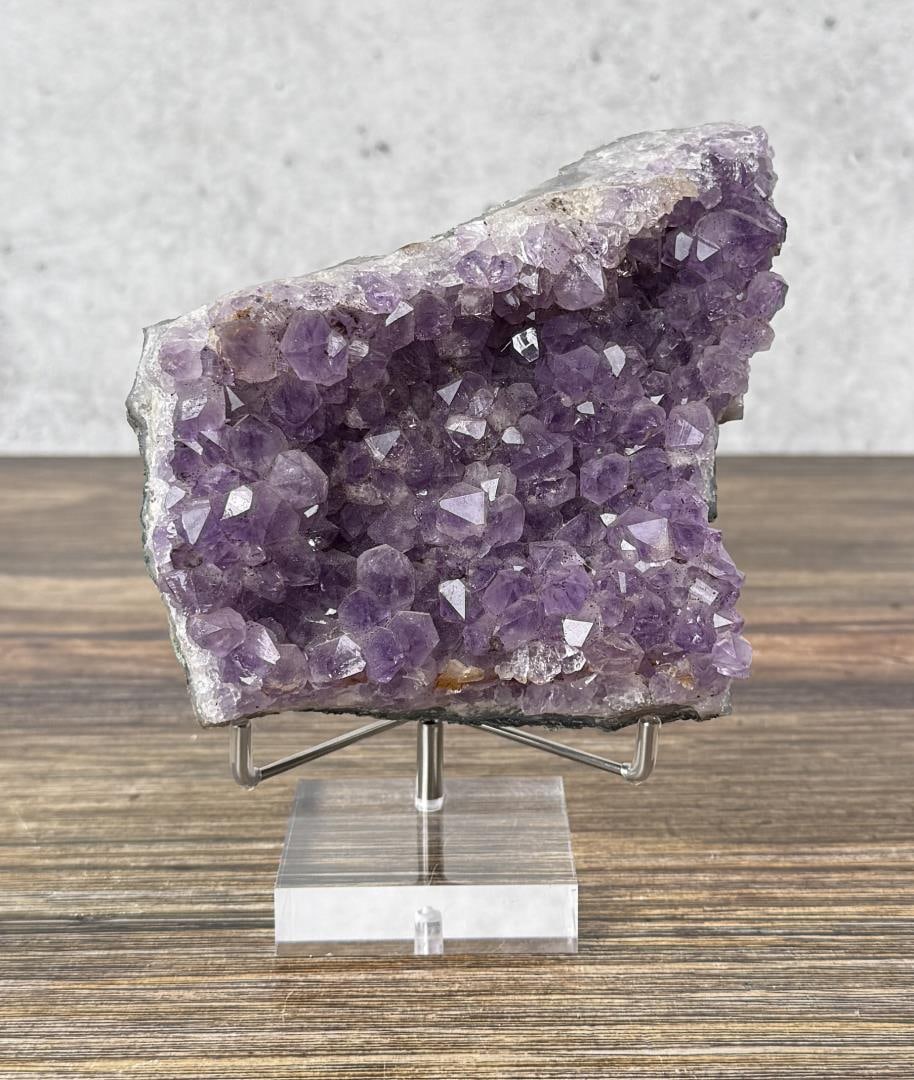 Amethyst Crystal Cluster: 5 1/2" by 5 1/4". 898 grams.