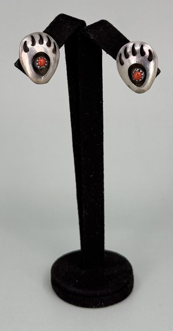 Navajo Sterling Silver Coral Bear Paw Earrings: 5/8" long.