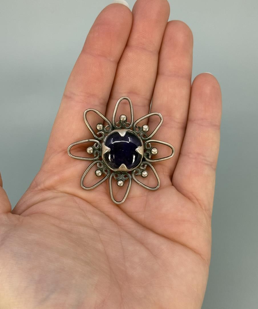 Taxco Mexico Sterling Silver Brooch: 1 3/4" diameter. 10.8 grams.