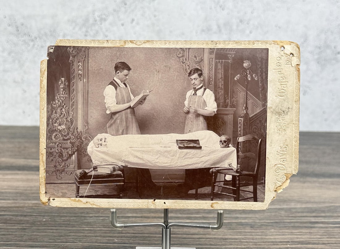 Occupational Cabinet Photo of Morticians (1 of 4)