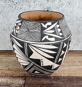 Norma Jean Acoma Pueblo Pot