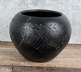 Louise Bigmeat Maney Cherokee Indian Pot