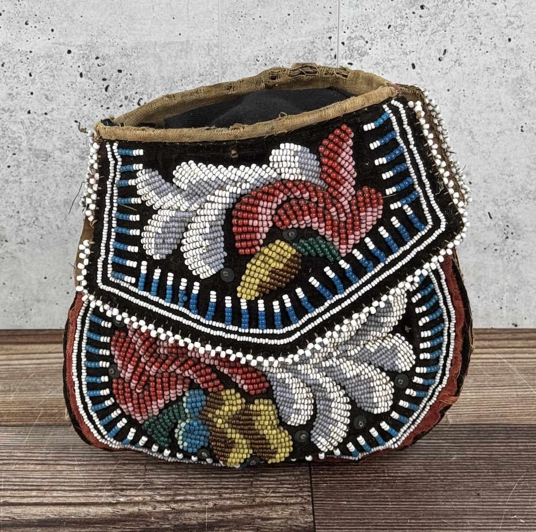 Iroquois Native American Indian Beaded Pouch: 7" wide by 7" tall.