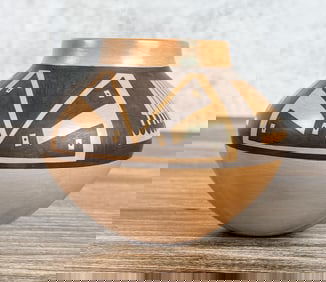 Jocelyn Quam Namingha Zuni Seed Jar Pot
