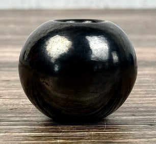 Tahn Moo Whe Barbara Gonzales Pot