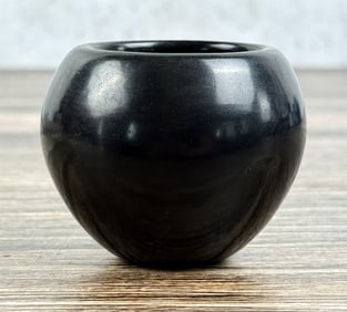 Shawn Fume Santa Clara Pueblo Pot