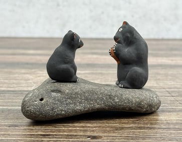 LT Cochiti Pueblo Pottery Bears on Rock