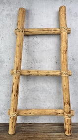 Lodgepole Pine Blanket Display Ladder