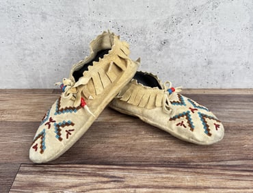 Plains Native American Indian Beaded Moccasins