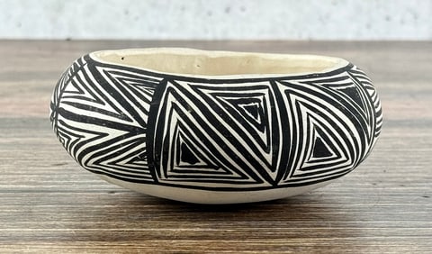 Tigua Pueblo Pot