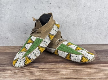 Assiniboine Native American Indian Moccasins