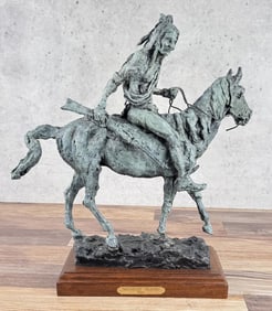 Hogie Midnight Trader Indian Bronze
