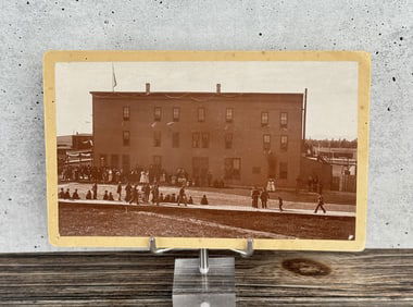 Westh Hotel Polson Montana Cabinet Photo