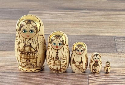 Traditional Russian Matryoshka Nesting Doll Set
