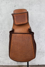 Grundman's Tooled Leather Shotgun Shell Pouch