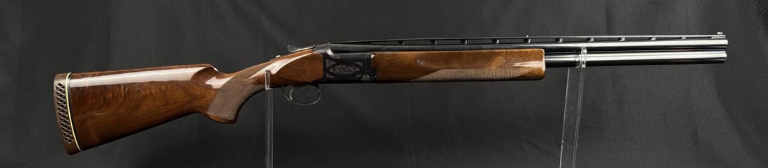 Browning Citori Lightning O/U 12ga Shotgun: Invector Superposed Field Grade 1. 26" barrel. 2 3/4". Special Steel. Made in Japan. Gorgeous lightly used gun. Requires FFL Transfer, C&R not accepted.