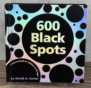 600 Black Spots Pop Up Book