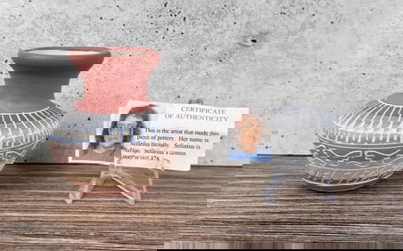 Sefarina Benally Navajo Sgraffito Pot Vase