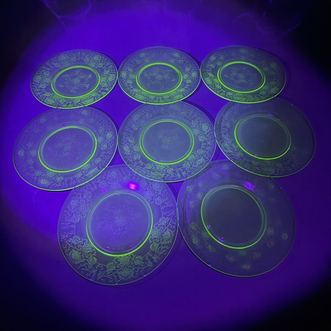 Uranium Glass Hazel Atlas Poppy Plates (1 of 4)