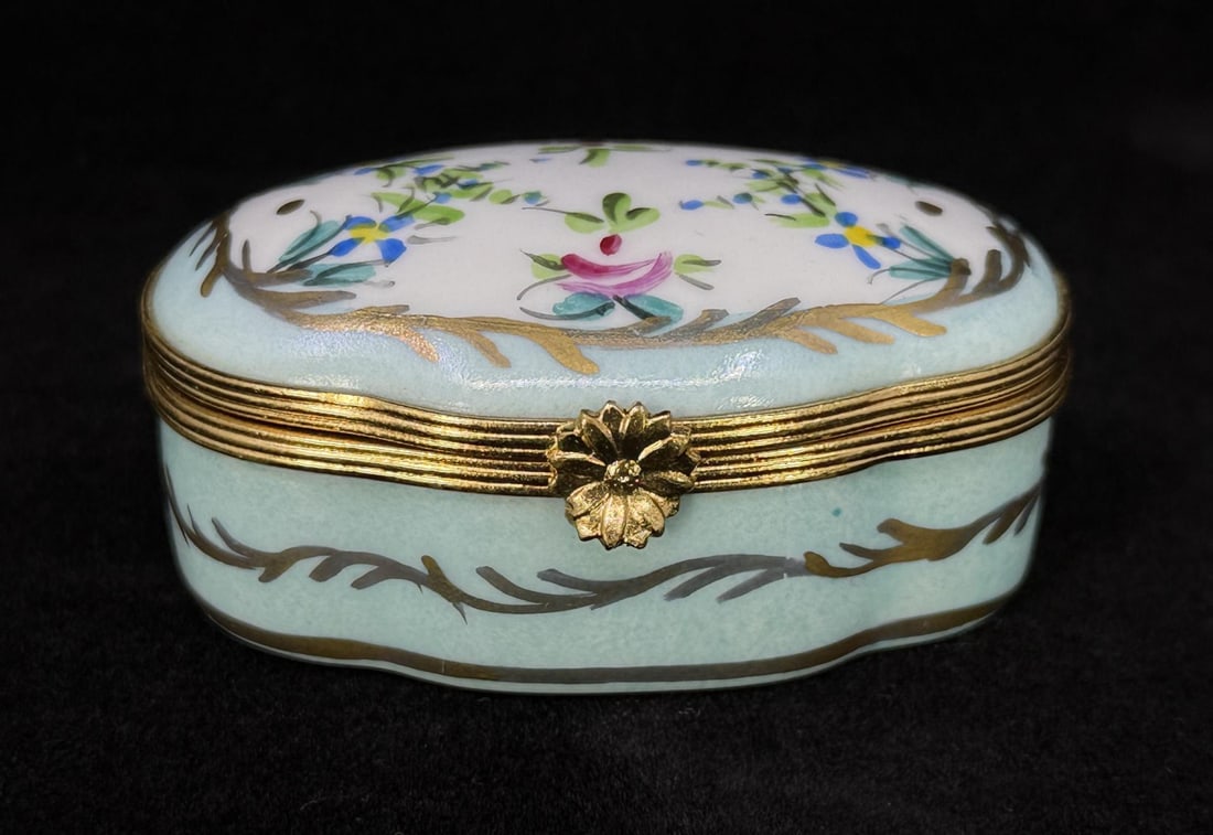 J. Dumont Limoges Decor Main Porcelain Trinket Box (1 of 5)
