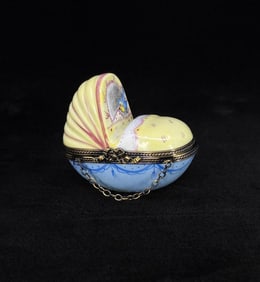 Limoges Peint Main Porcelain Cradle Trinket Box