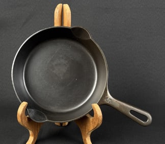 Griswold No 5 724 M Cast Iron Skillet