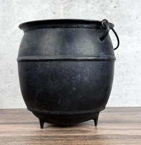 No 8 Cast Iron Kettle Pot Cauldron