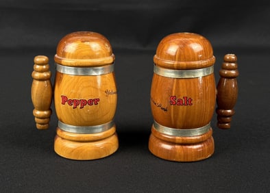 Yellowstone Park Souvenir Salt & Pepper Shakers