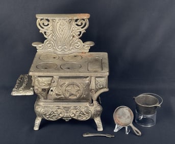 Perfection Salesman Sample Cast Iron Stove