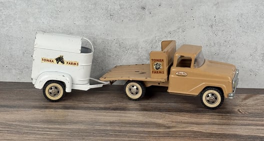 Tonka Farms Horse Trailer Toy