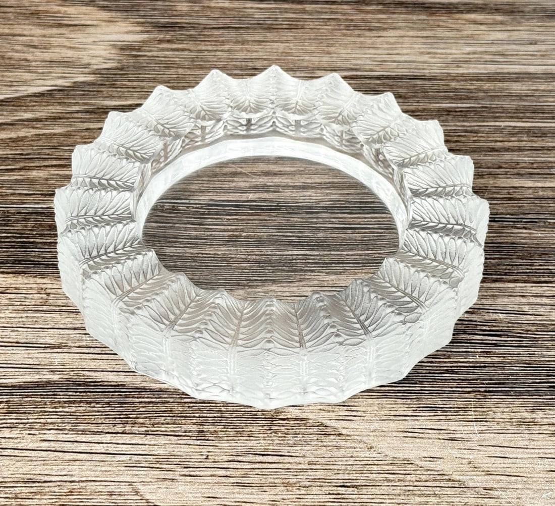 Lalique Jamaique Cigarette Ashtray (1 of 5)