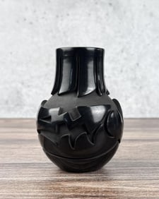 Sherry Tafoya Santa Clara Pueblo Pot