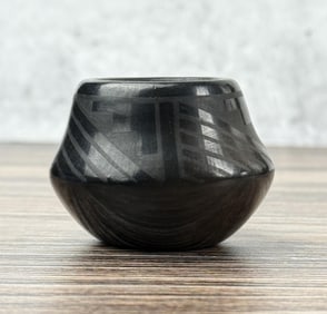 Crucita Calabaza Blue Corn San Ildefonso Pot