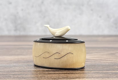 Naulaq James Jones Dall Sheep Horn Ivory Box