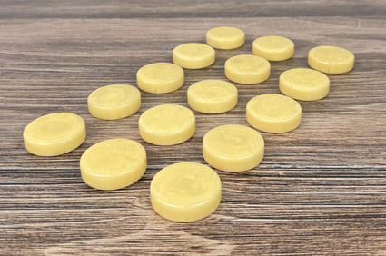 Yellow Marbled Bakelite Backgammon Pieces