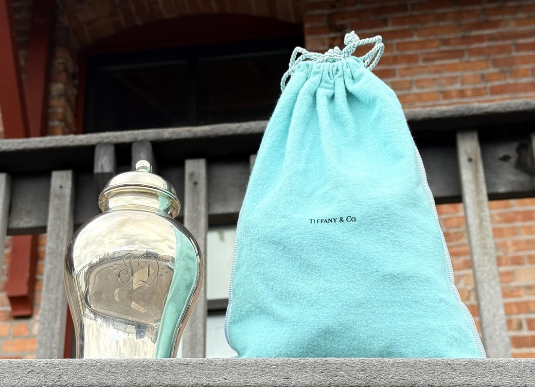 Tiffany & Co Sterling Silver Lidded Urn (1 of 5)