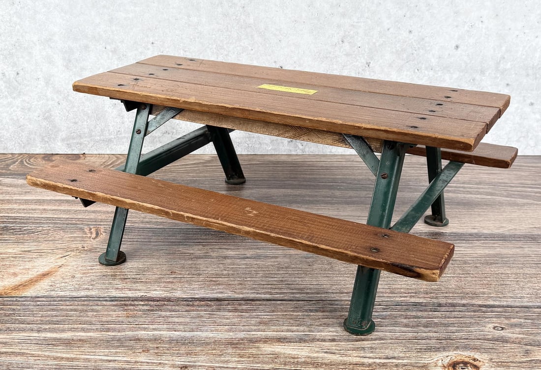 Heyer Salesman Sample Picnic Table (1 of 9)