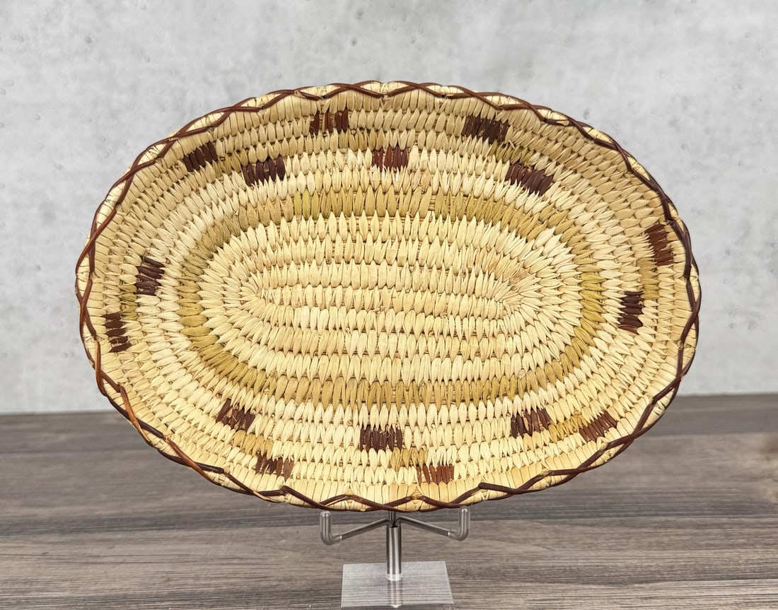 Papago Native American Indian Basket: 8 1/2" by 6" by 1 1/8"